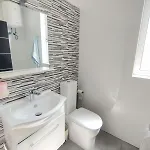 Cosy Seaside Apt, 200m From The Seafront Lägenhet