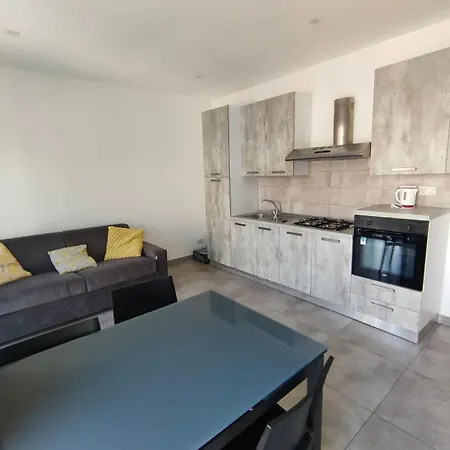 Cosy Seaside Apt, 200m From The Seafront Lägenhet *