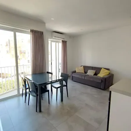 Cosy Seaside Apt, 200m From The Seafront * Gzira