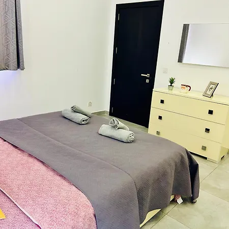 Apartment Cosy Seaside Apt, 200m From The Seafront Gzira
