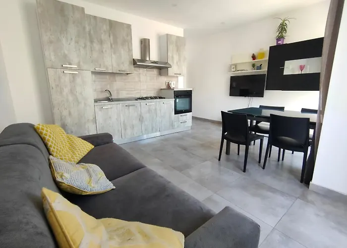 Cosy Seaside Apt, 200m From The Seafront דירה *