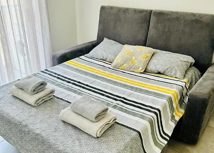 Cosy Seaside Apt, 200m From The Seafront דירה *