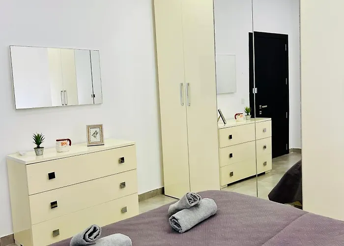 Cosy Seaside Apt, 200m From The Seafront Gzira