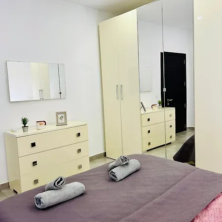 Cosy Seaside Apt, 200m From The Seafront Gzira