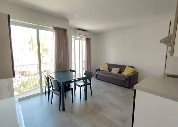 Cosy Seaside Apt, 200m From The Seafront * Gzira